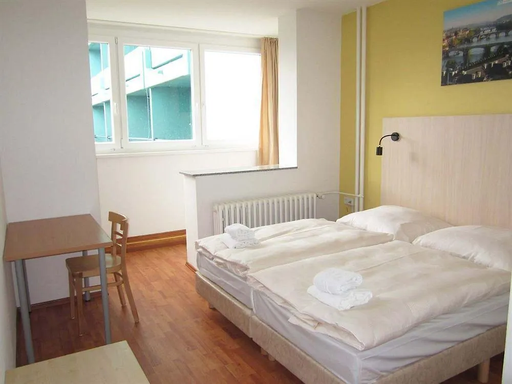 Albergue A&O Prague Metro Strizkov Hostal